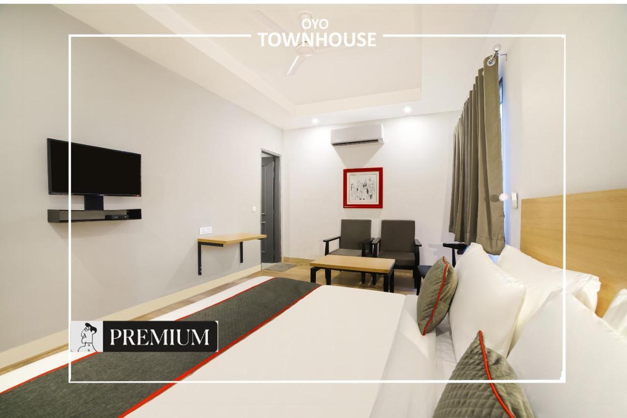 Oyo Townhouse 120 Shushant Lok Гургаон Екстериор снимка