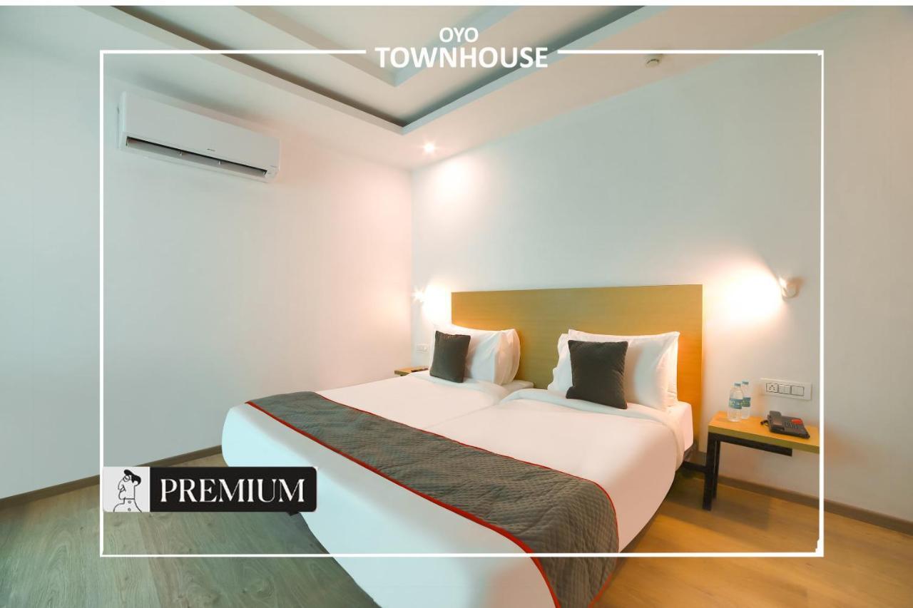 Oyo Townhouse 120 Shushant Lok Гургаон Екстериор снимка