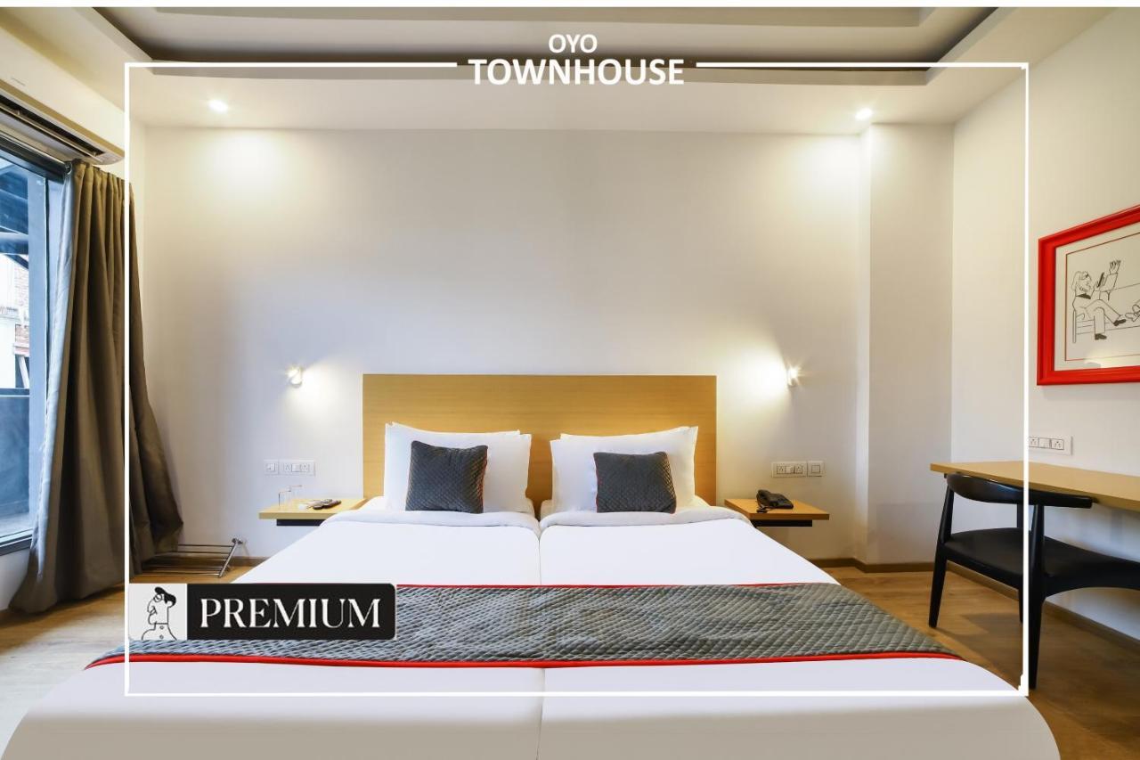 Oyo Townhouse 120 Shushant Lok Гургаон Екстериор снимка