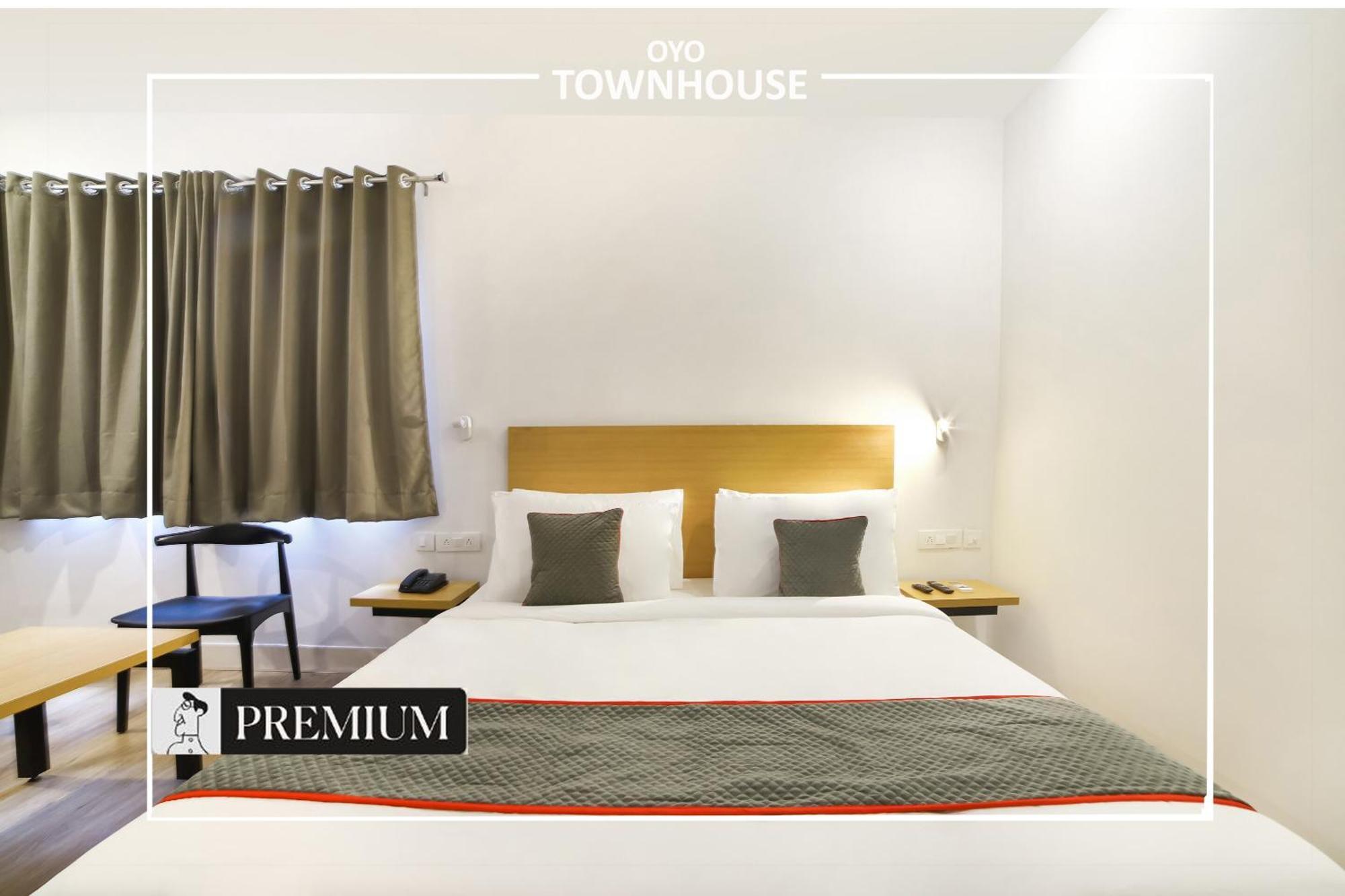 Oyo Townhouse 120 Shushant Lok Гургаон Екстериор снимка
