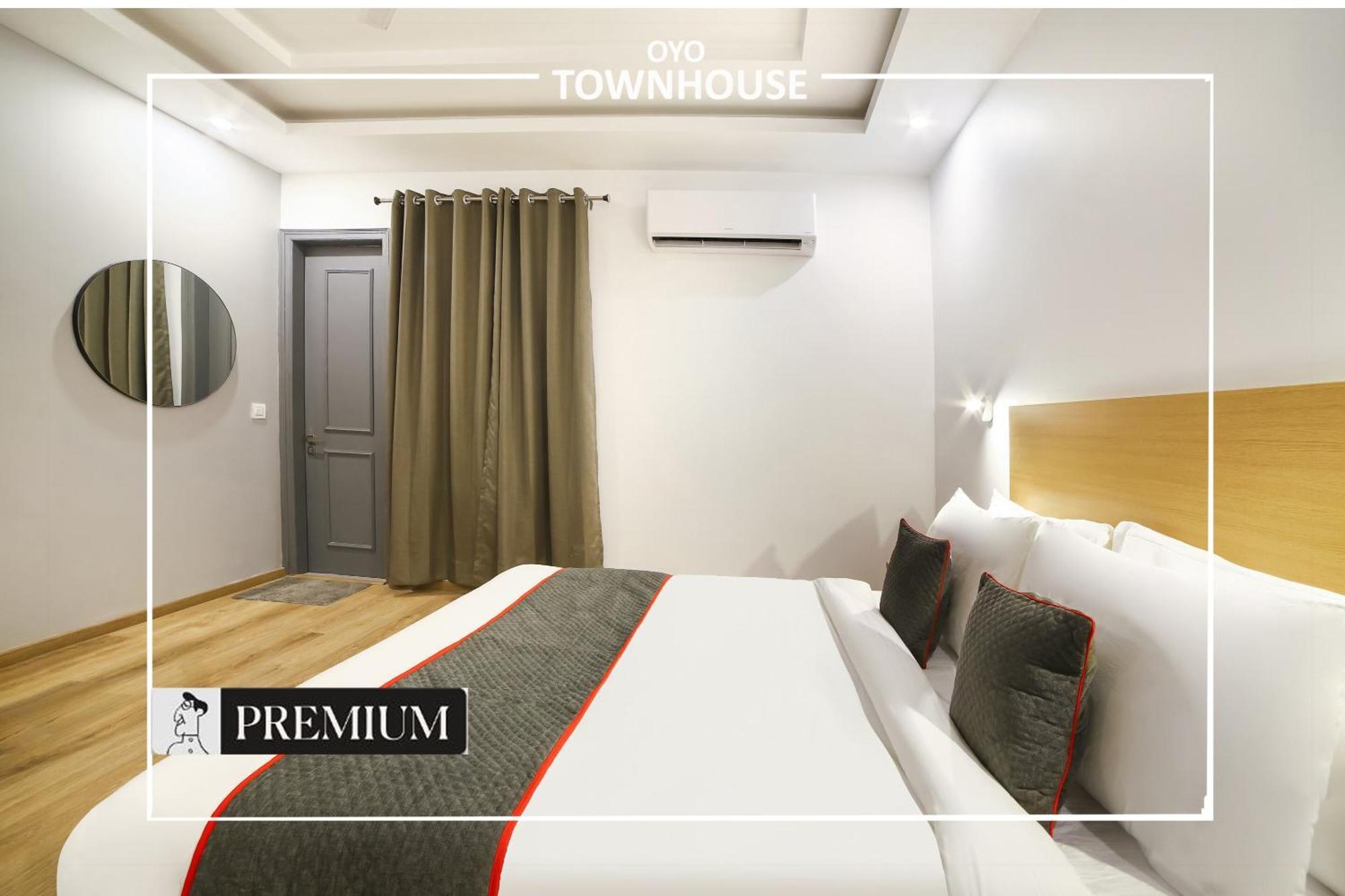 Oyo Townhouse 120 Shushant Lok Гургаон Екстериор снимка