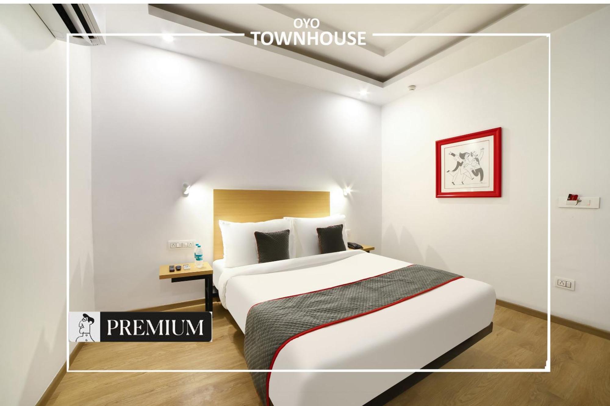 Oyo Townhouse 120 Shushant Lok Гургаон Екстериор снимка