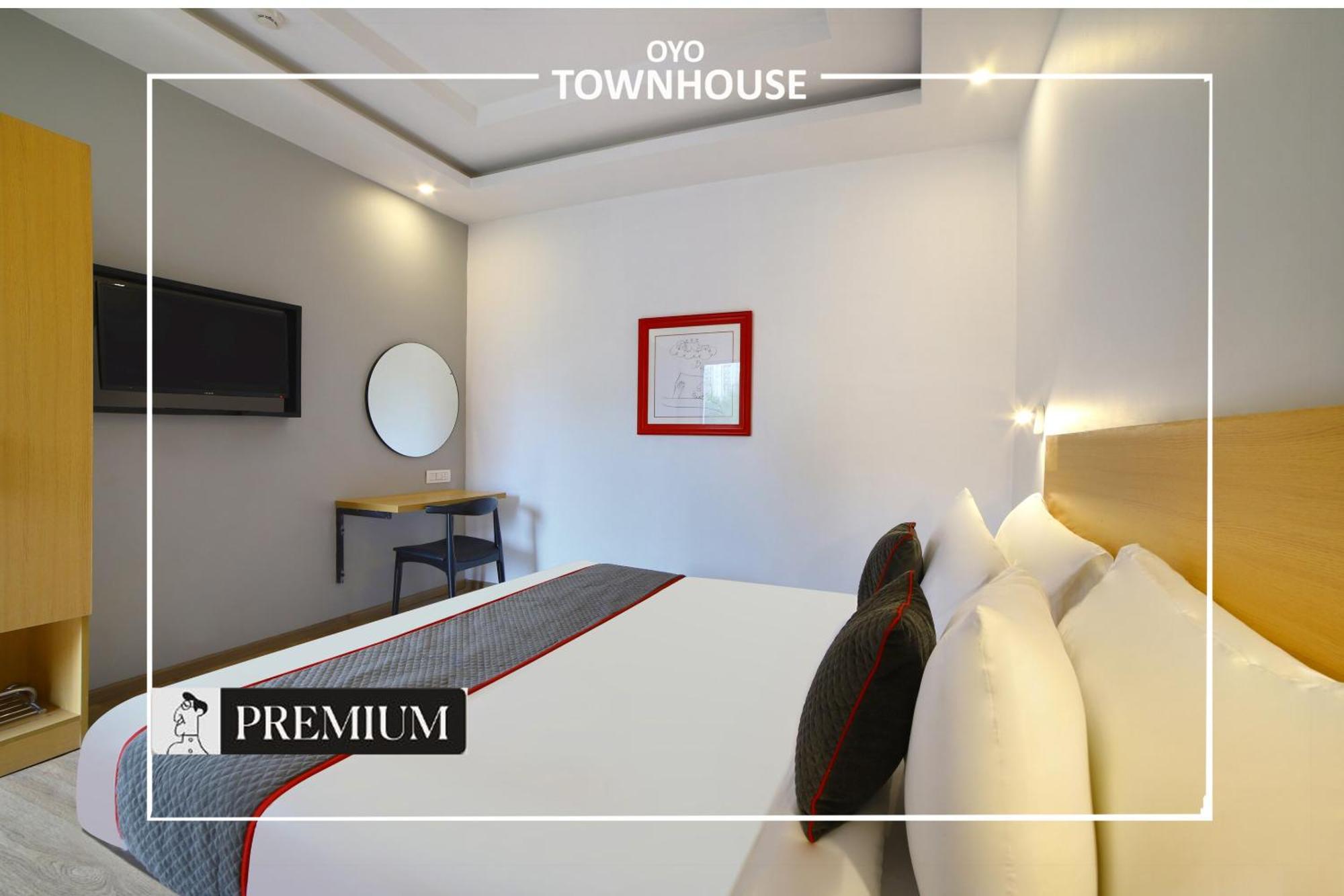 Oyo Townhouse 120 Shushant Lok Гургаон Екстериор снимка