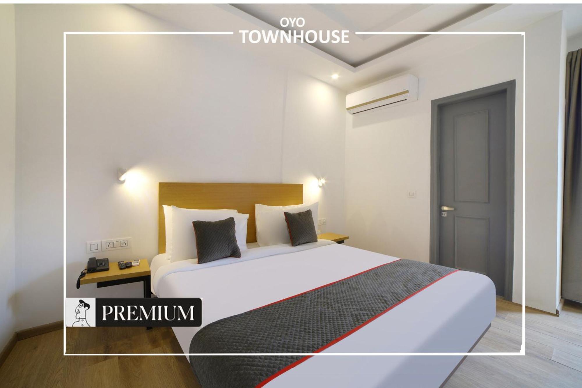 Oyo Townhouse 120 Shushant Lok Гургаон Екстериор снимка