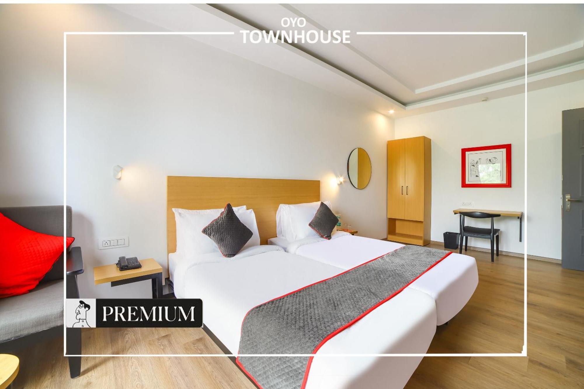 Oyo Townhouse 120 Shushant Lok Гургаон Екстериор снимка
