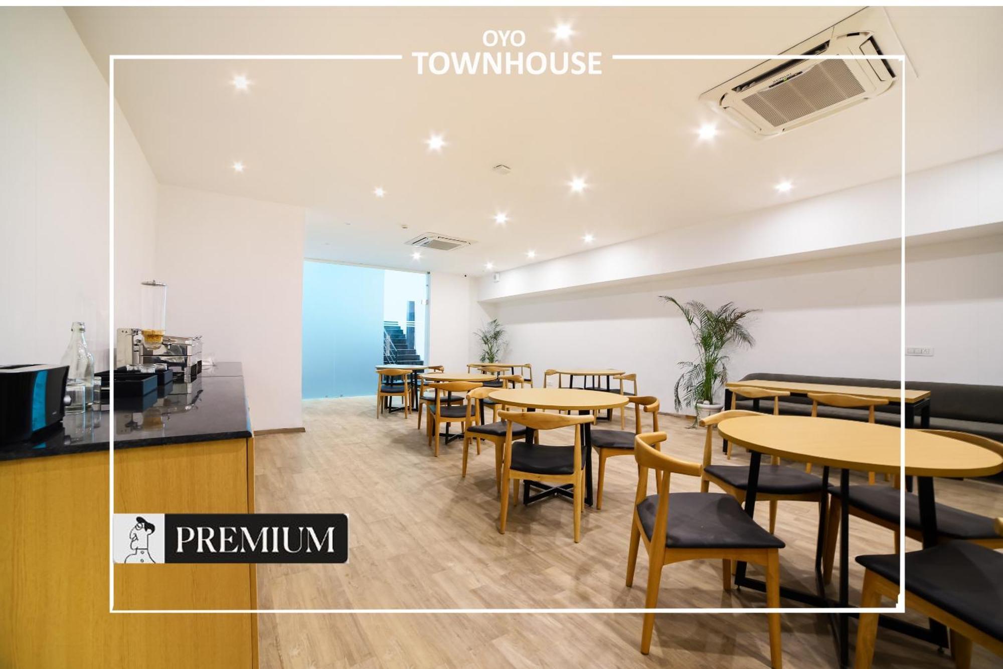 Oyo Townhouse 120 Shushant Lok Гургаон Екстериор снимка