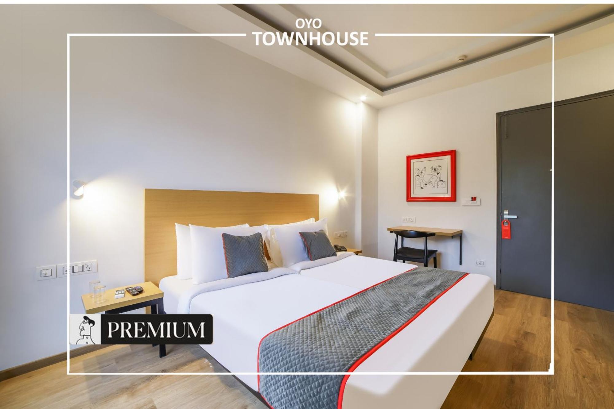 Oyo Townhouse 120 Shushant Lok Гургаон Екстериор снимка