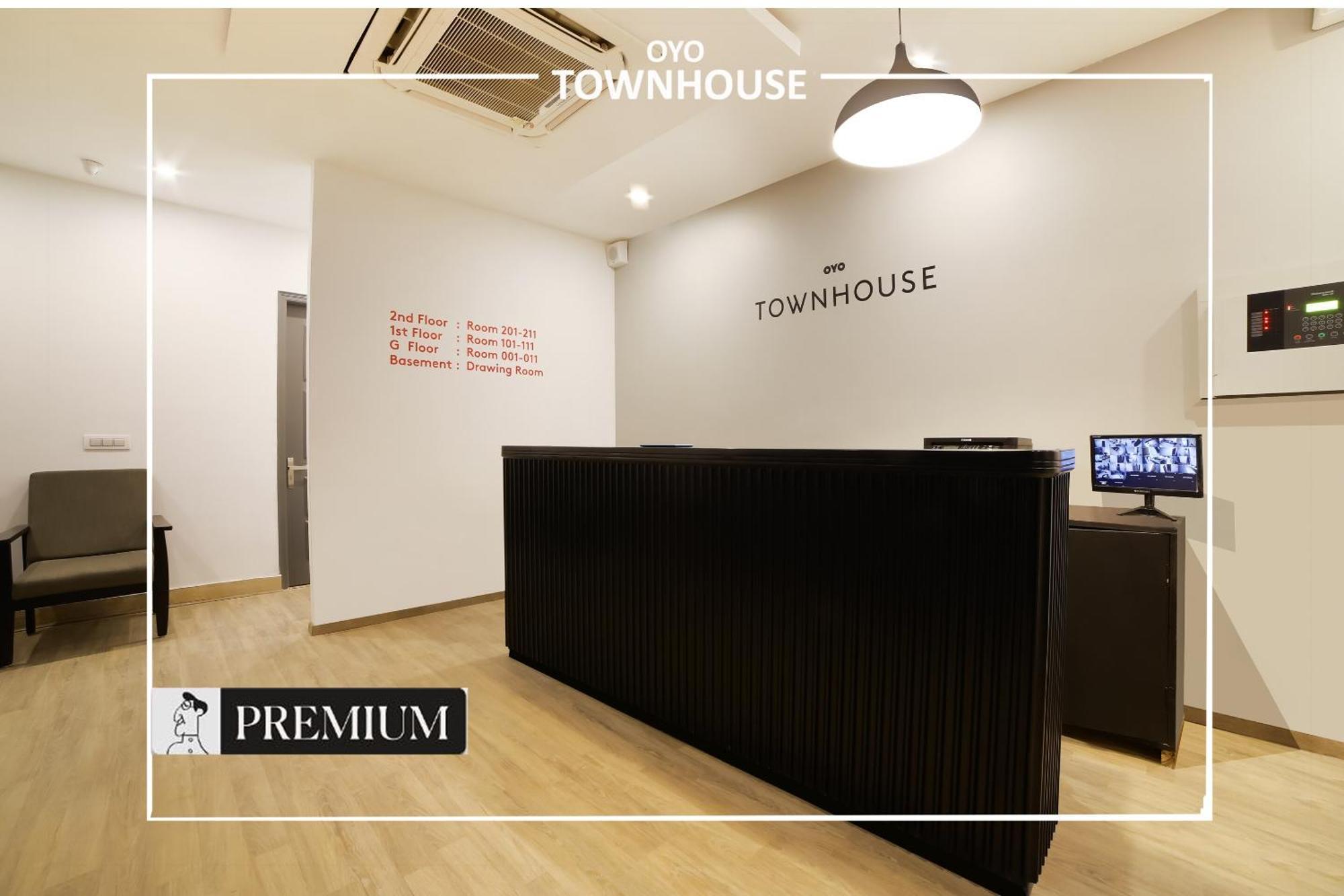 Oyo Townhouse 120 Shushant Lok Гургаон Екстериор снимка