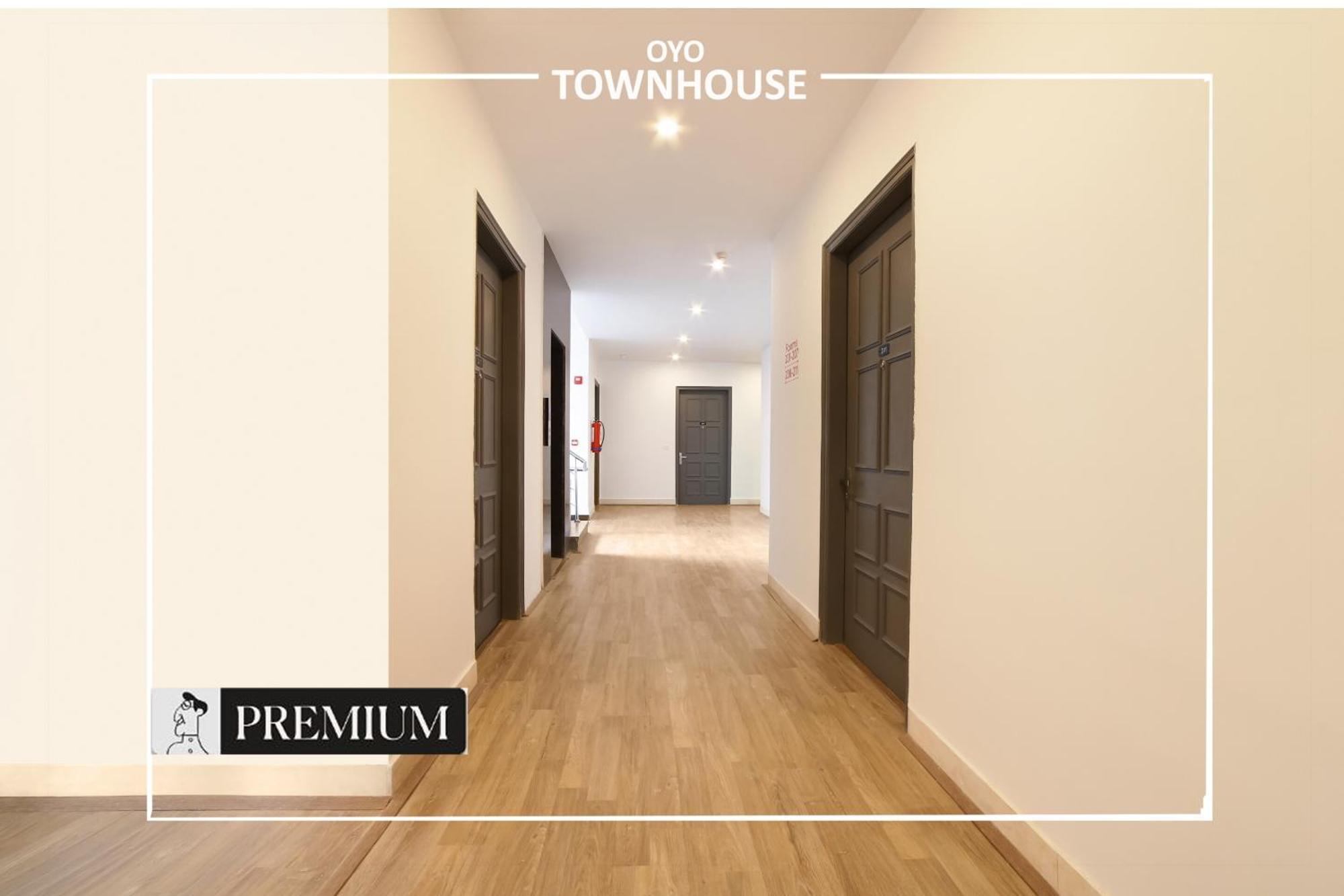 Oyo Townhouse 120 Shushant Lok Гургаон Екстериор снимка
