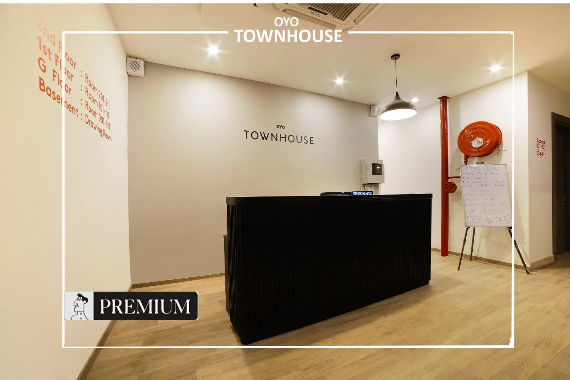 Oyo Townhouse 120 Shushant Lok Гургаон Екстериор снимка