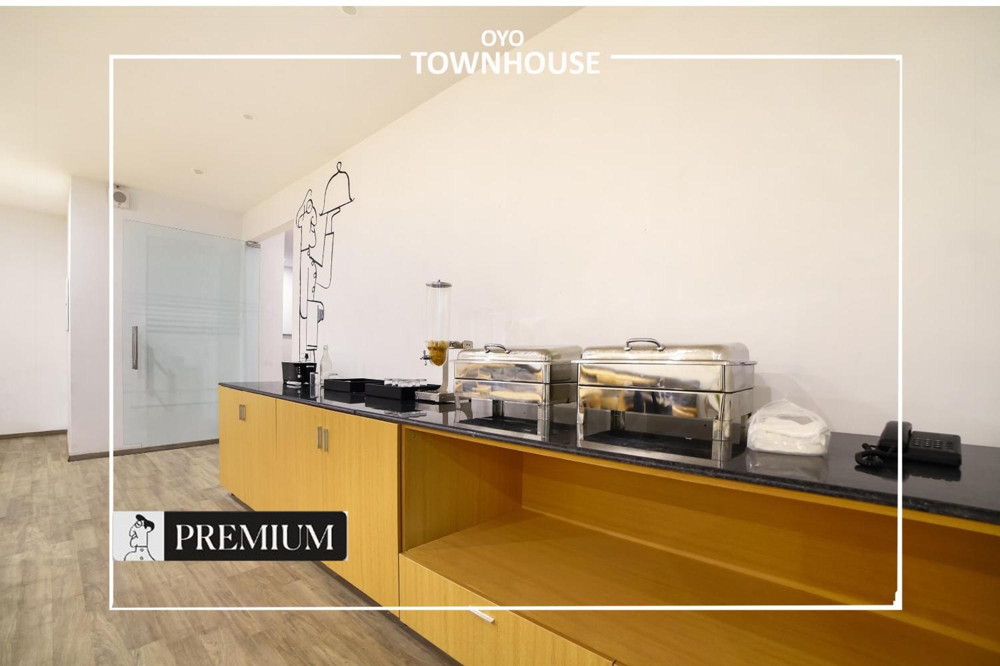 Oyo Townhouse 120 Shushant Lok Гургаон Екстериор снимка
